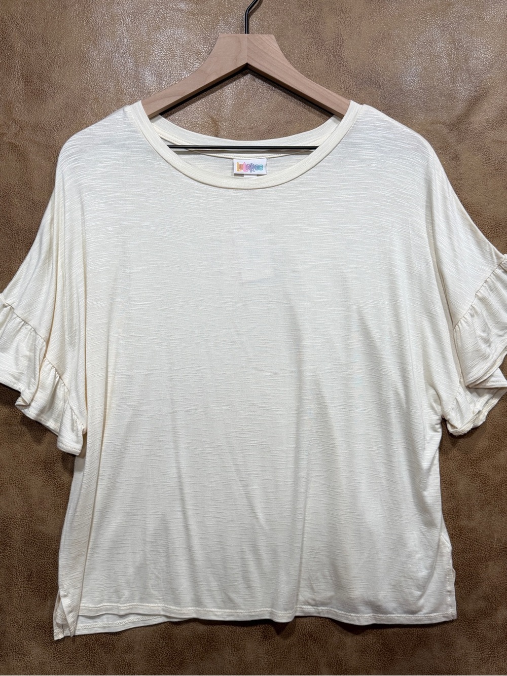 LuLaRoe Dahl Top NWT Cream Ruffle Sleeve Women’s Size M